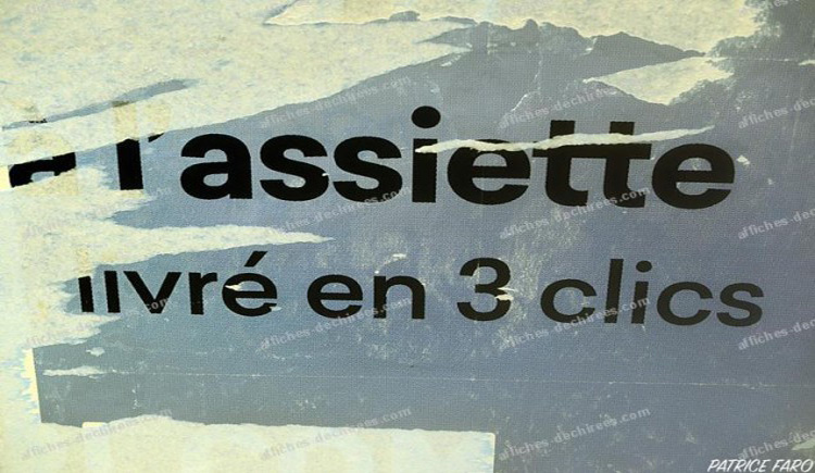 Photo affiche déchirée